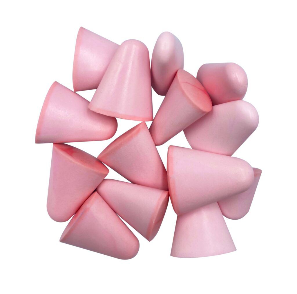 Pembe konik seramik taşlar